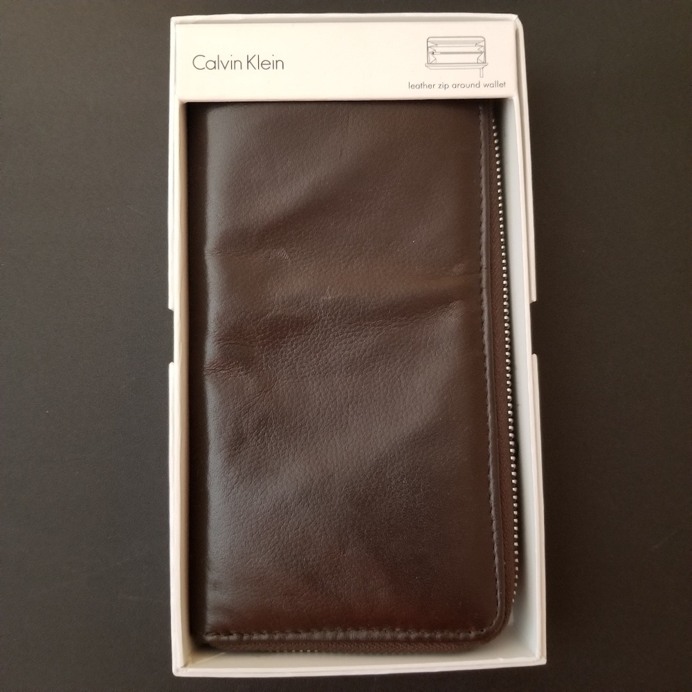 Calvin Klein zip around wallet